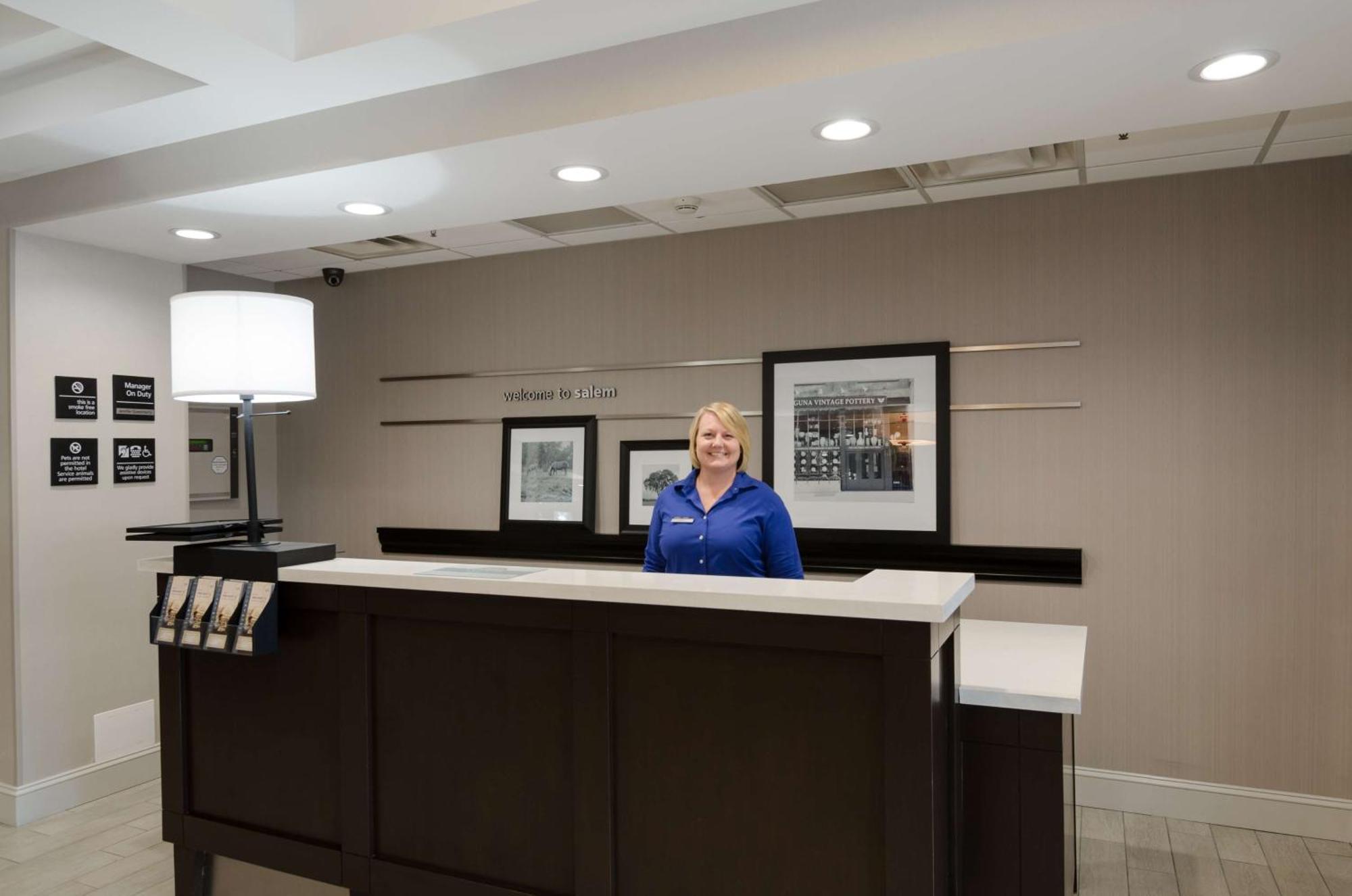 Hampton Inn Salem Exterior foto
